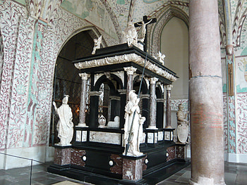 Roskilde Cathedral, Wikimedia Commons, Online resource, Architectural details HD wallpaper