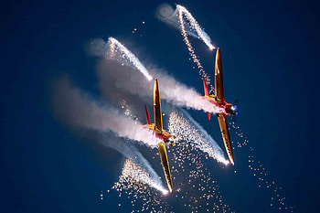 Bahrain International Airshow 2016, Aerobatics HD wallpaper
