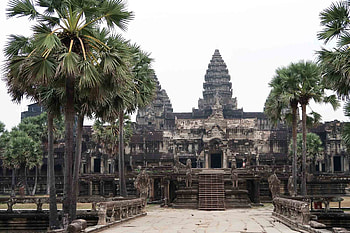 Angkor Wat, Architectural marvel, Cambodian history, Essential travel information HD wallpaper