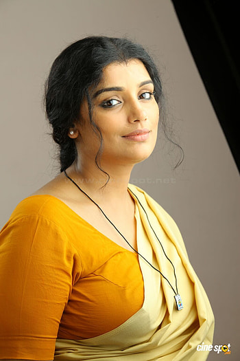 swetha menon (20). Swetha menon, Shweta menon, Bikini HD phone wallpaper