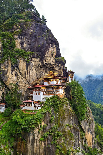 Paro Valley, Bhutan, Travels, Hike HD phone wallpaper