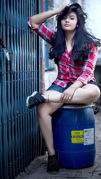 Sreemukhi, telugu actress, anchor HD phone wallpaper