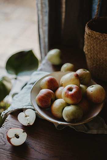 Fruits, Food, Apple, Apples, Cloth, Table, Plate HD phone wallpaper