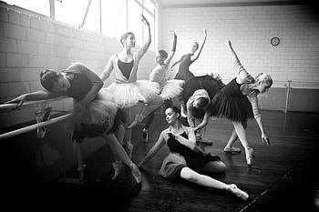 *, white, black, dance, graphy, bw, dancecompany, ballet, wp, beauty, elegance HD wallpaper