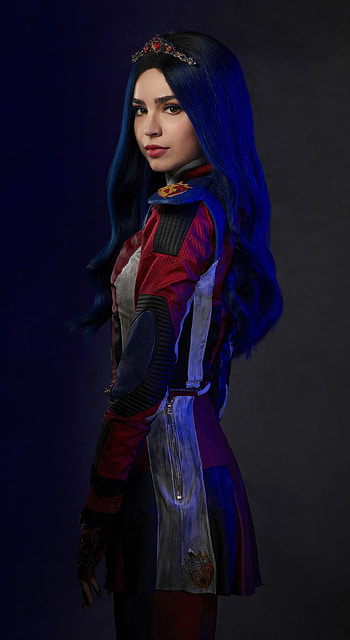Mal and Evie, Descendants TV show, Disney fantasy, Teen friendship HD phone wallpaper