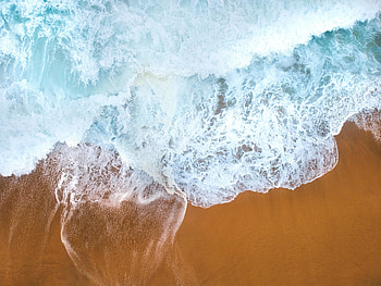 Soft, white sea waves, beach HD wallpaper