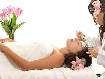 A day at the spa, white, towels, facial, beautiful, relax, pink, petals, green, flowers, spa HD wallpaper