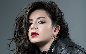 Charli XCX , Celebrity , Singer, Captivating visuals HD wallpaper