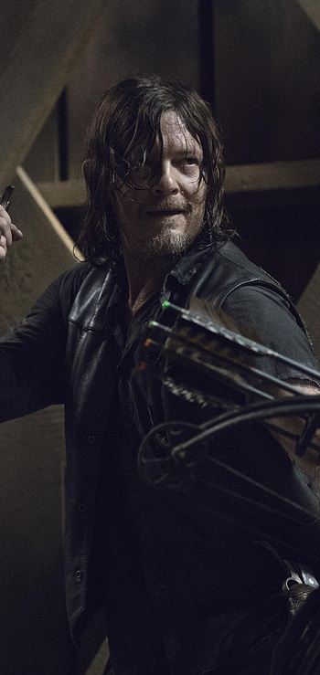 Crossbow Survivor — The Walking Dead , TV Show, The Walking Dead HD phone wallpaper