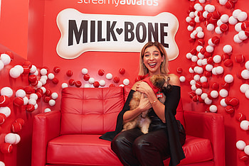 Gabbie Hanna Streamy Awards, Red carpet fashion, Exciting event, Media recognition HD wallpaper