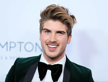 Joey Graceffa, , Posted by Zoey Johnson HD wallpaper