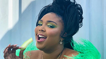 Lizzo, , Bold colors, Artistic touch HD wallpaper