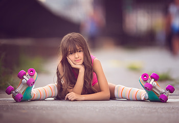 Cute Little Girl Skater, little-girl, cute, skating HD wallpaper