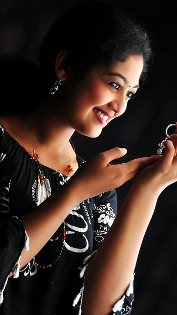 Neeraja, malayalam actress, beautiful HD phone wallpaper