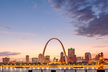 St. Louis Skyline, Colleagues welcome visitors, Springtime, Top 40 list HD wallpaper
