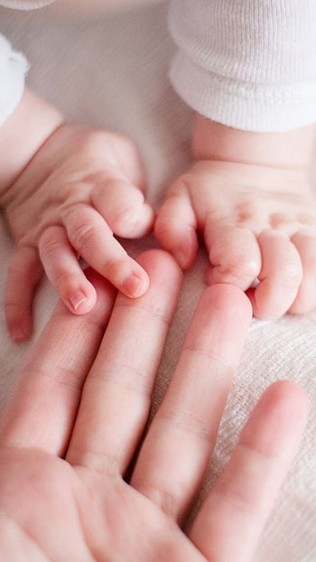 Mom And Baby, Cute Baby, Hands HD phone wallpaper