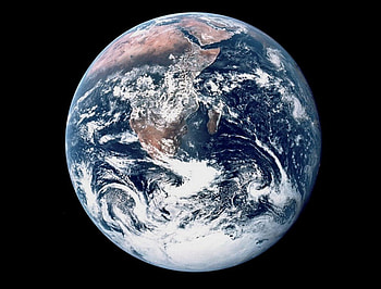 GLIMPSE OF A SMALL PLANET, earth, planets, graphy, skies, spacecraft, universe, space HD wallpaper
