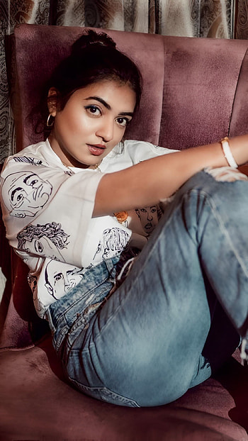 Nazriya fahad, malayalam actress, telugu actress HD phone wallpaper