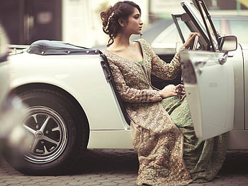 Girl with vintage car, sexy, model, Pakistani, car, girl HD wallpaper