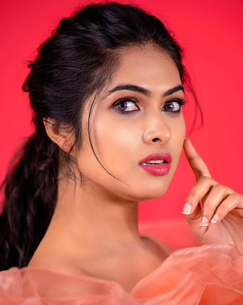 Divi vadthya, nose, hair HD phone wallpaper