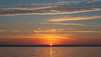 Beautiful Sea Horizon Sky Silhouette Background Reflection On Water Nature HD wallpaper