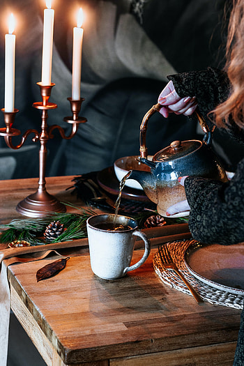Candles, Miscellanea, Miscellaneous, Cup, Hands, Tea, Kettle, Teapot HD phone wallpaper