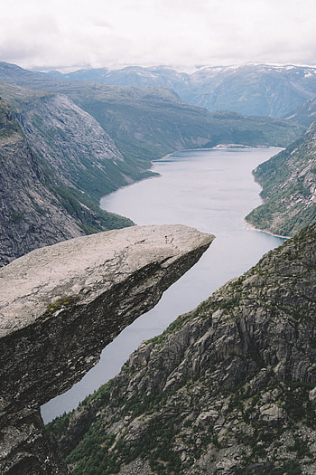 Best Trolltunga , , Pexels stock collection, Nature's beauty HD phone wallpaper