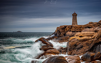 Lighthouse in France, sea, waves, lighthouse, France, rocks HD wallpaper