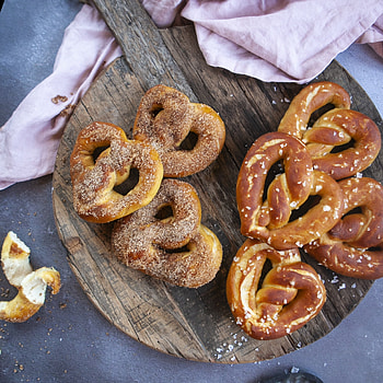 Pretzel, Sweet or savoury, Heart pretzel, Baking kit HD phone wallpaper