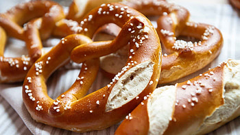 J&J Snack Foods Corp, Innovative company, Pretzel creations, Industry leader HD wallpaper