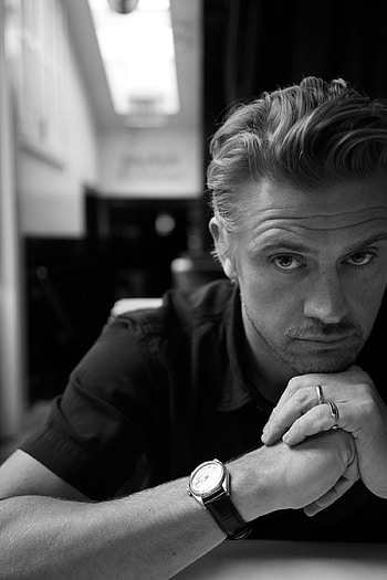 Boyd Holbrook, Women are superior HD phone wallpaper