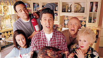 Everybody Loves Raymond, Hilarious sitcom, Dysfunctional family, Relatable humor HD wallpaper
