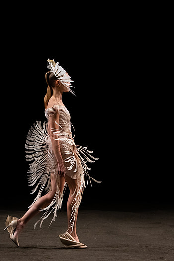 Iris van Herpen, Julie de Libran, Giambattista Valli, Haute couture HD phone wallpaper