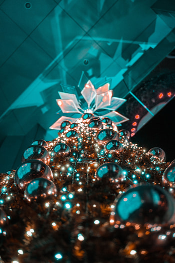 Holidays, New Year, Decorations, Christmas, Christmas Tree, Garland, Garlands HD phone wallpaper