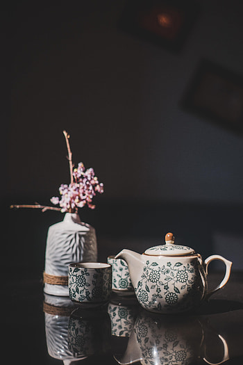 Flowers, Cups, Miscellanea, Miscellaneous, Vase, Decor, Teapot, Kettle HD phone wallpaper