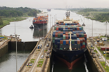 Just-in-time arrival, Stormgeo, Navigating the Panama Canal, Smooth sailing HD wallpaper