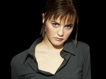 Alicia Silverstone - Dark Hair, model, Alicia Silverstone, beautiful, actress, Silverstone, Alicia HD wallpaper
