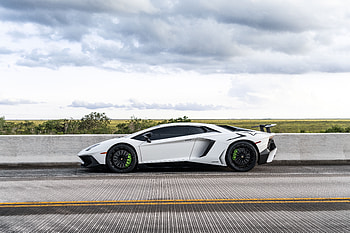 White Lamborghini Aventador Sv, lamborghini-aventador, lamborghini, cars, 2024-cars HD wallpaper