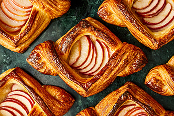Miso caramel apple danish, Sweet and savory combination, Irresistible pastry, Delectable dessert HD wallpaper