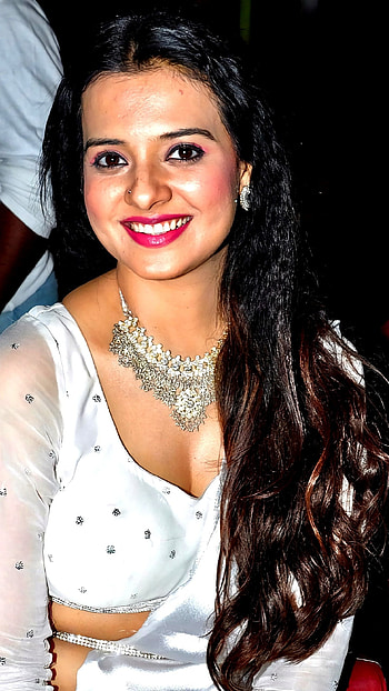 Saloni, telugu actress HD phone wallpaper