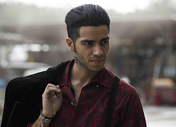 Mena Massoud, New movie, The Royal Treatment, Aladdin star HD wallpaper