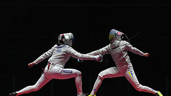 Olga Kharlan vs Sofya Velikaya, Fencing HD wallpaper