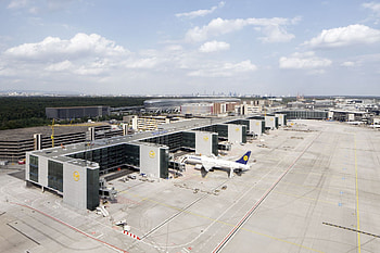 Frankfurt Airport Travels, Modern infrastructure, International connectivity, Efficient operations HD wallpaper