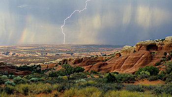 Lightning Rain Storm Arches Utah Mesa Desert National Park Fullscreen - HD wallpaper