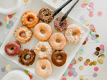 Doughnuts, sweet, chocolate, simpsons HD wallpaper