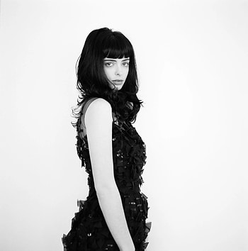 Krysten Ritter, Jessica Jones interview, Steamy scenes HD phone wallpaper
