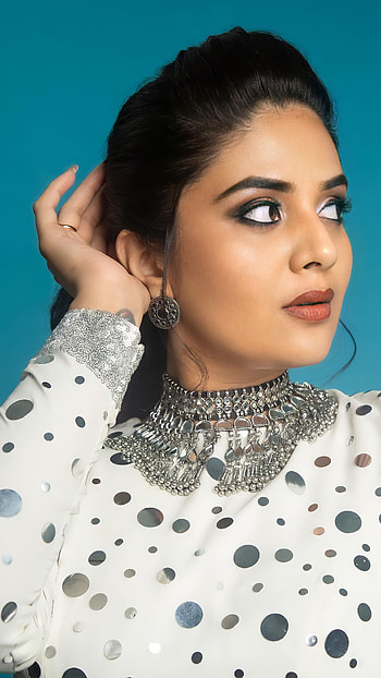 Sreemukhi, telugu actress HD phone wallpaper