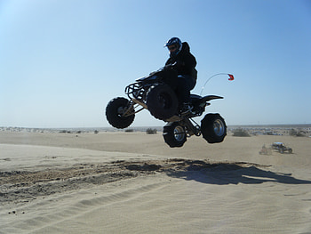 Sand Jumping, sand, dunes, atv, yfz450, jumping HD wallpaper
