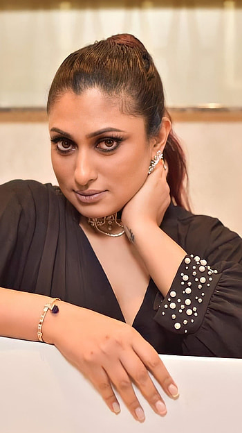 Malavika, tamil actress HD phone wallpaper
