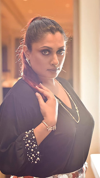 Malavika, tamil actress HD phone wallpaper